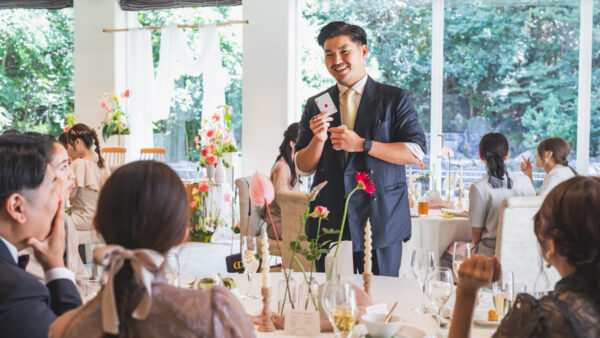 結婚式で“マジックが選ばれる理由”。プロが教える本当に価値のある演出とは