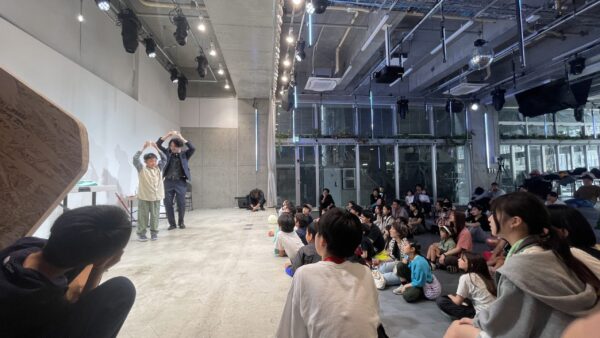 【事例紹介】江東区の地域イベントのゲストとしてマジシャンかっちゃんが出演